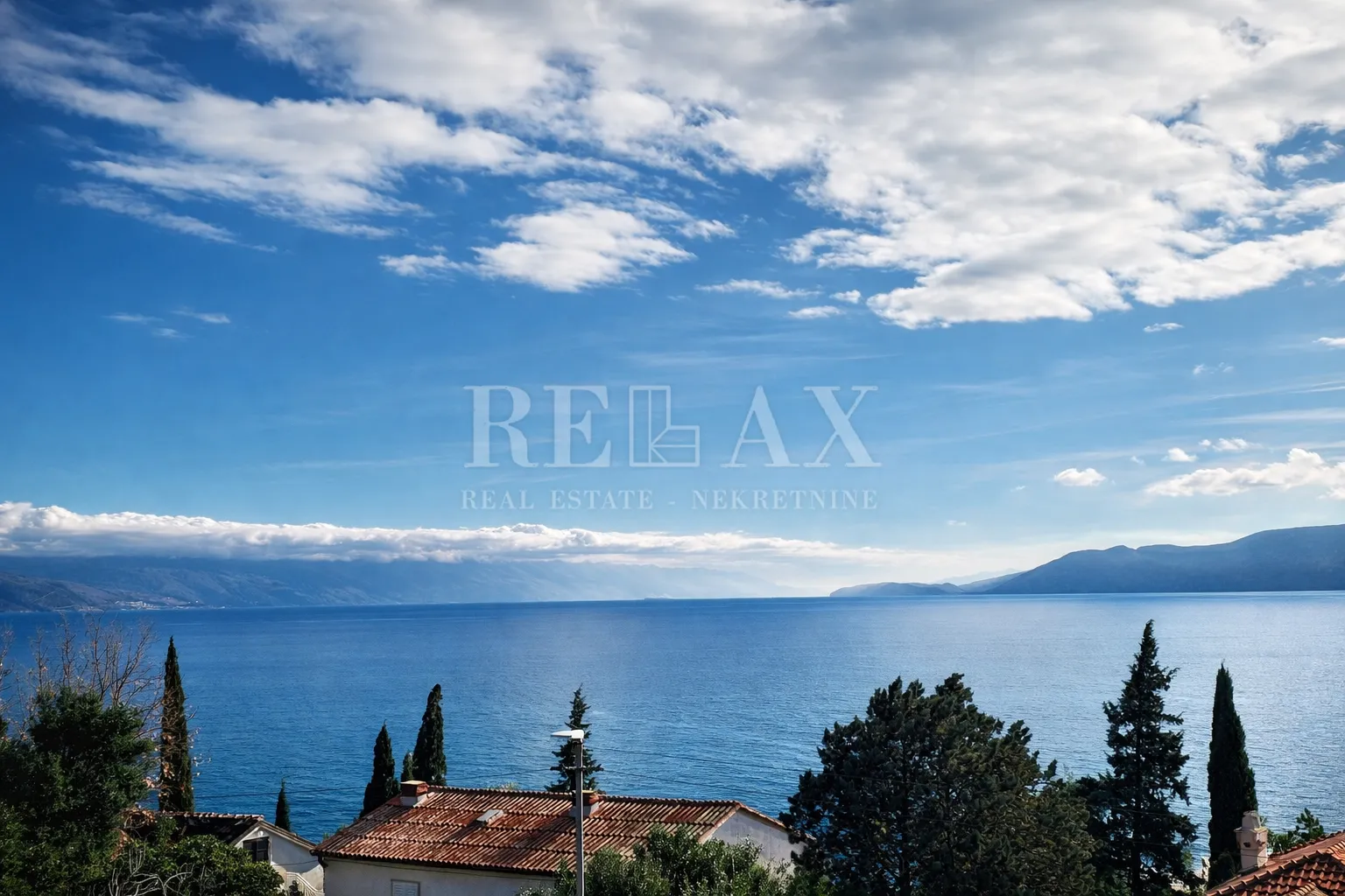 Novi Vinodolski - kuća u drugom redu do mora - cover