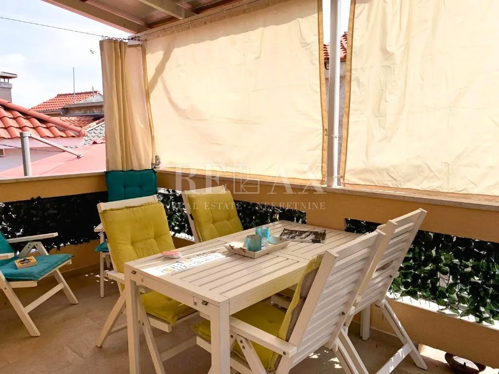 Otok Krk, Baška - kamena kuća sa 2 apartmana - cover