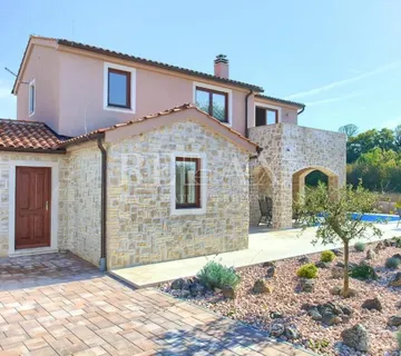 Otok Krk, Malinska - kamena vila s bazenom - cover