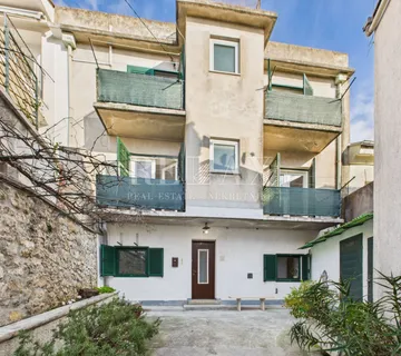 Crikvenica - SNIŽENO ! kuća u strogom centru grada - cover