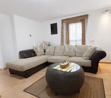 Otok Krk, Omišalj - kuća u samom centru - cover