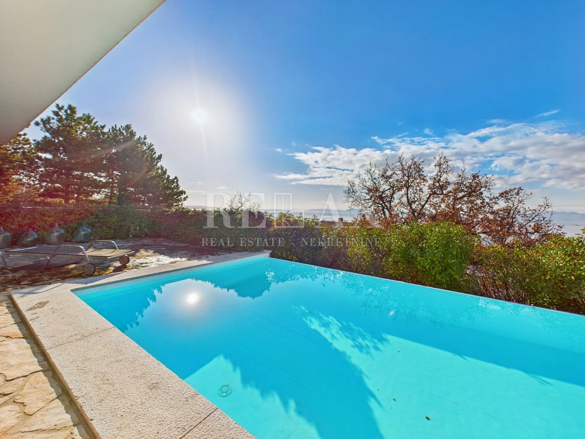 Kostrena - vila s bazenom i pogledom na more - cover
