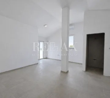 Crikvenica - jednosobni stan s terasom, 57,63 m2