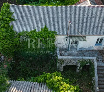Bribir - starina s okućnicom - cover