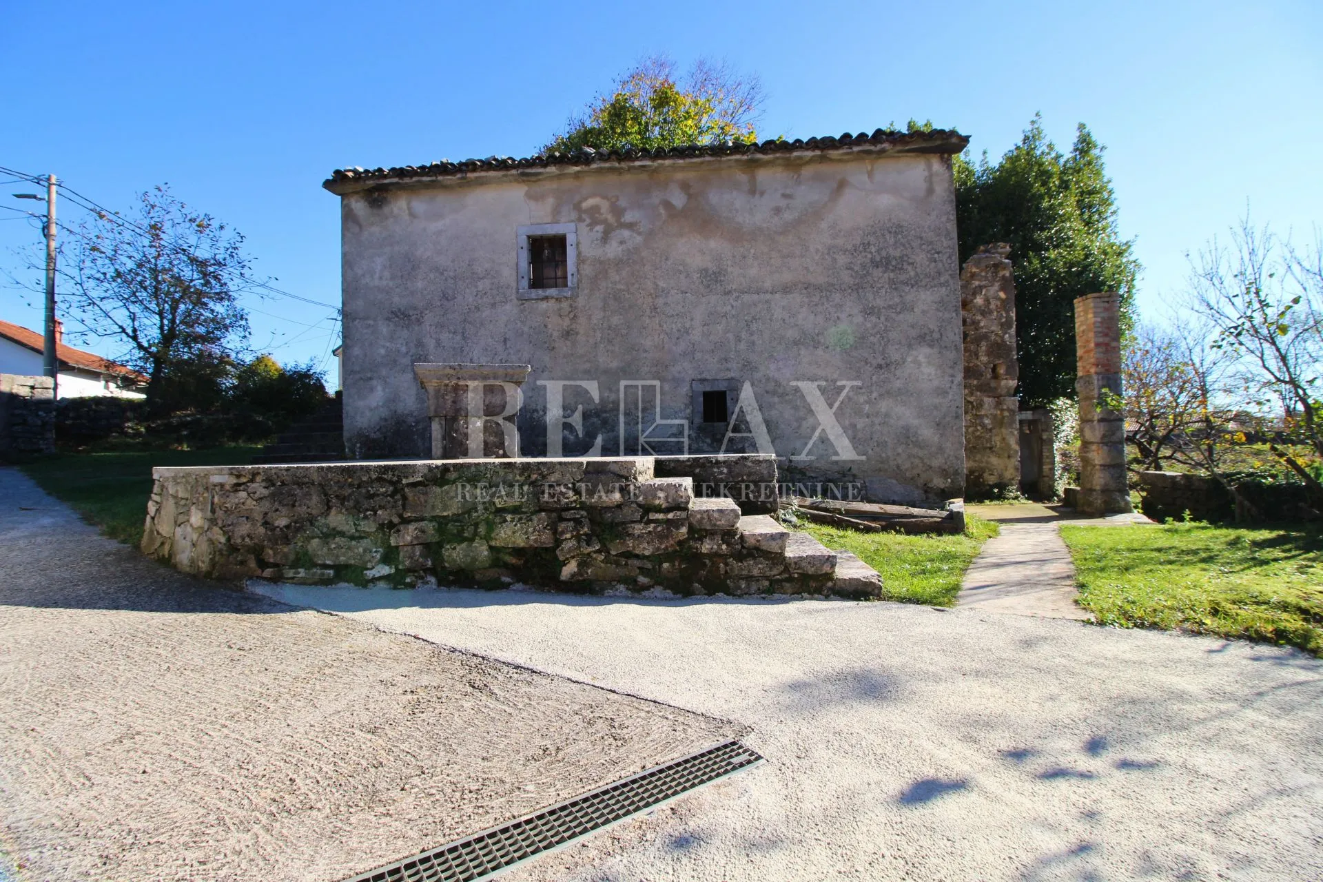 Kastav - kuća za adaptaciju blizu centra - cover