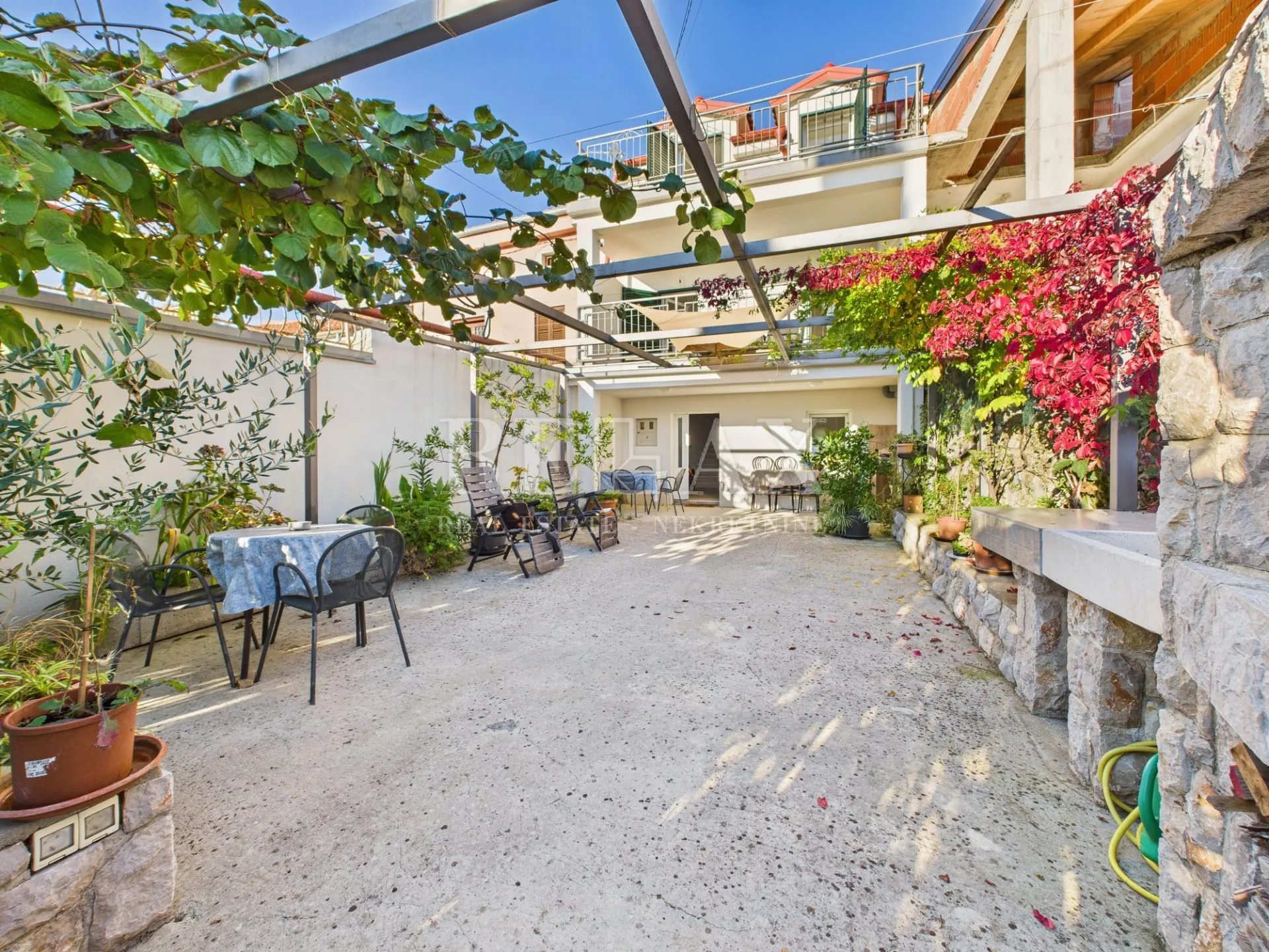 Dramalj - kuća s okućnicom  - cover