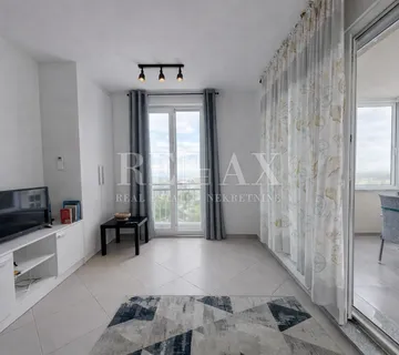 Senj - stan s balkonom i parkirnim mjestom u blizini mora - cover