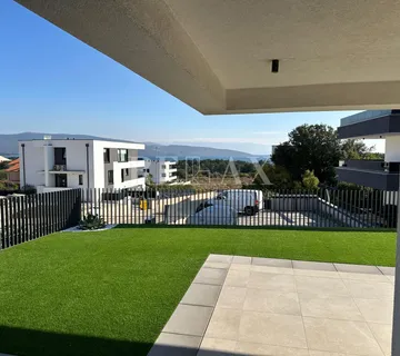 KRK- Luksuzni stan s bazenom i pogledom na more - cover