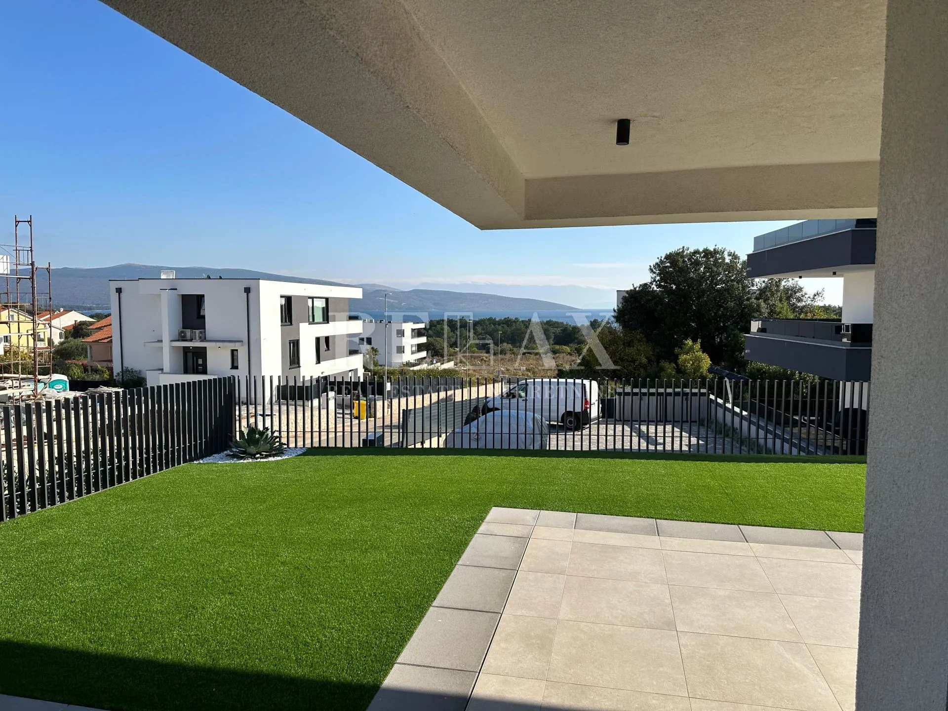 KRK- Luksuzni stan s bazenom i pogledom na more - cover