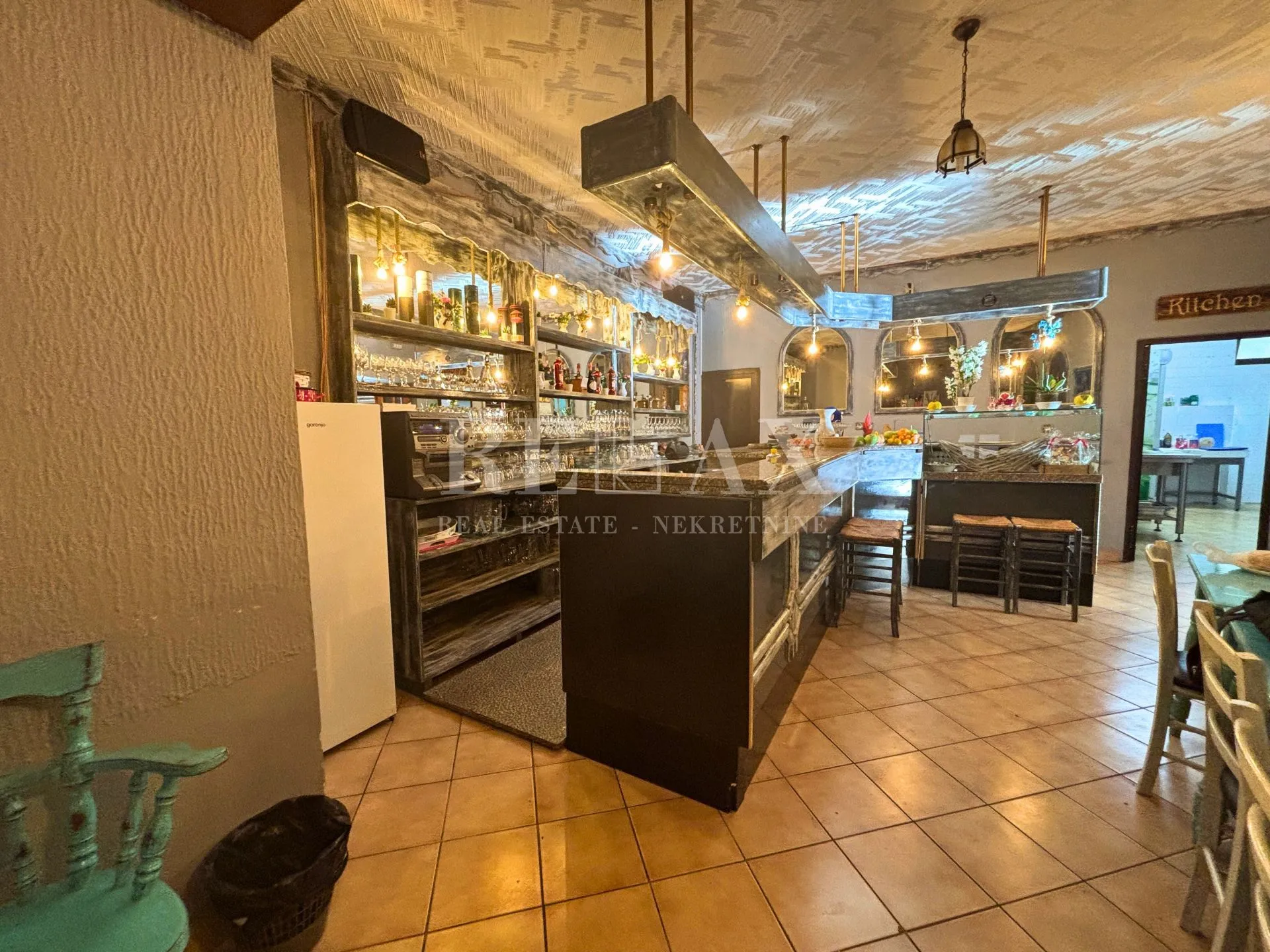 Rijeka, Mlaka - opremljen poslovni prostor sa stambenim dijelom - cover