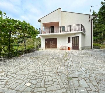 Bribir - kuća sa dva stana u blizini svih sadržaja - cover