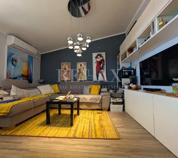 Novi Vinodolski - stan u centru s pogledom na more - cover