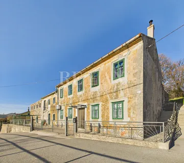 Kukuljanovo - kuća, starina i ruševina s velikom okućnicom - cover