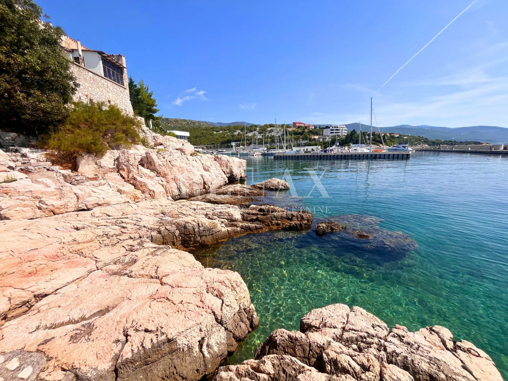 Novi Vinodolski - stan u prvom redu do mora - cover