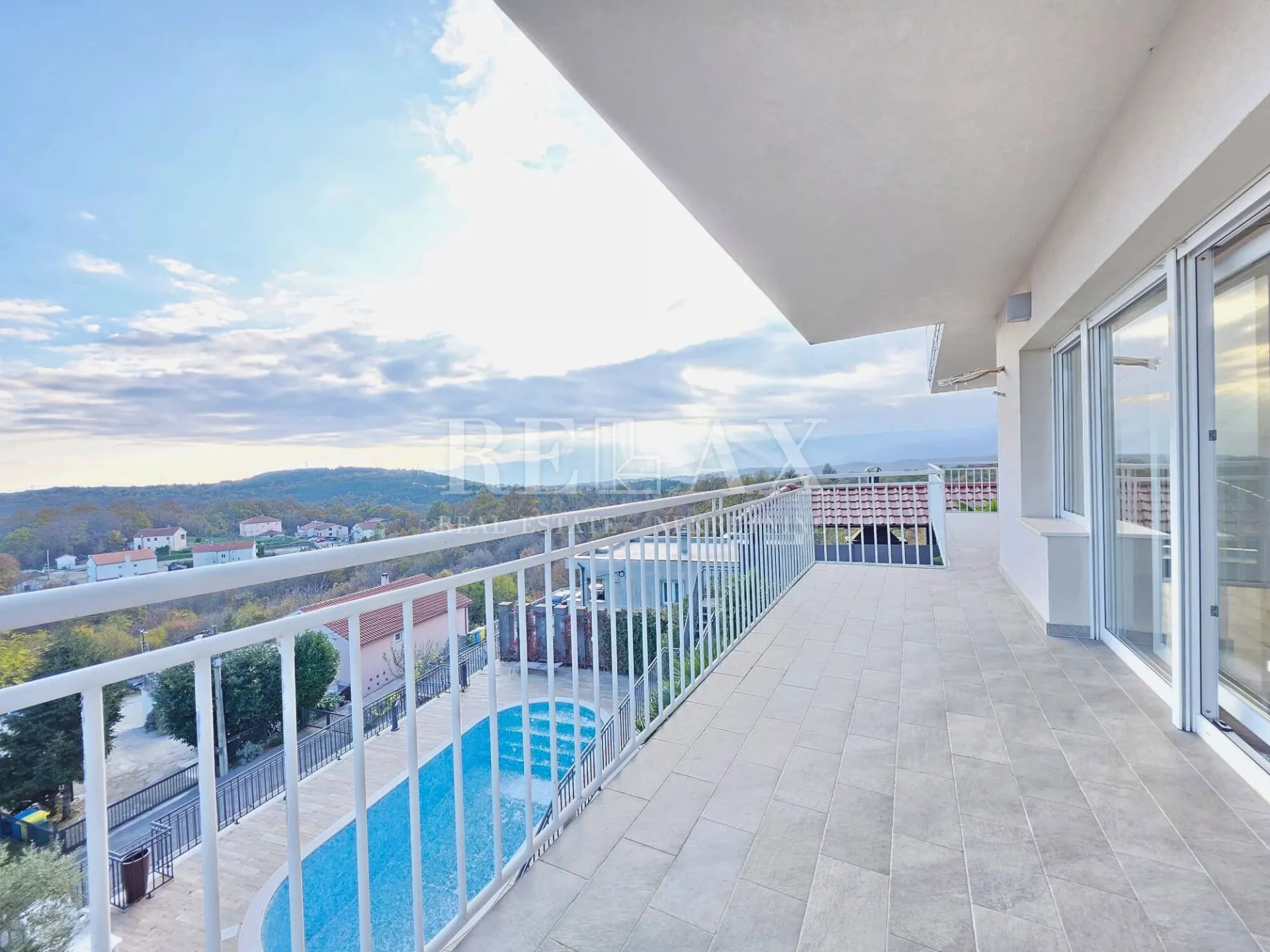 Viškovo, Saršoni - stan s bazenom na korištenje, parking - cover