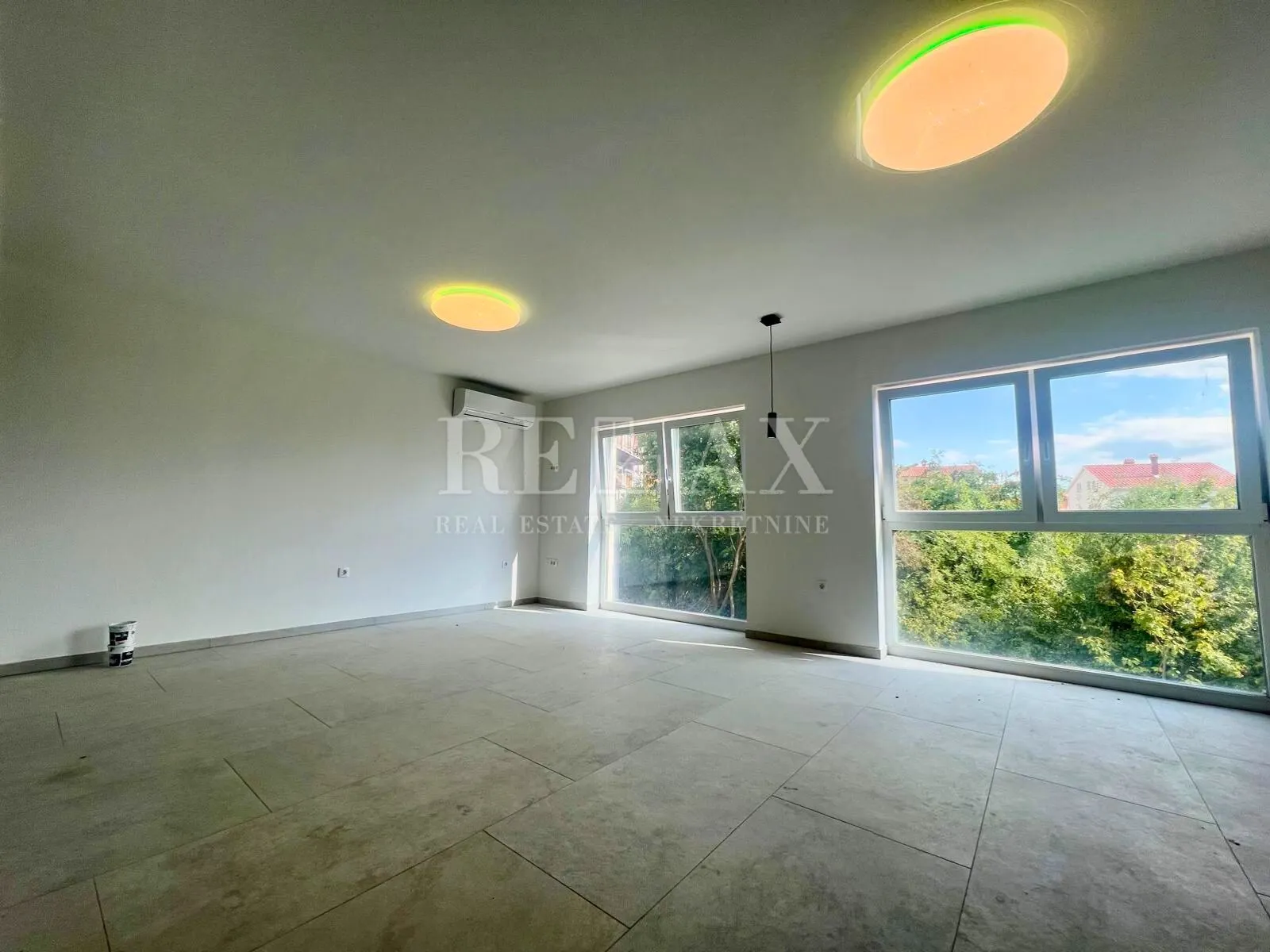 Rijeka, Srdoči - stan u novogradnji s krovnom terasom - cover