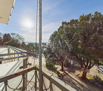 Crikvenica - SNIŽENO kuća 1. red do mora - cover