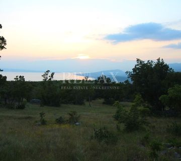 KLENOVICA, POLJICE- Poljoprivredno zemljište 6643 m2 sa dvije ruševine i pogledom - cover