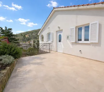 Senj, Bunica - stan s garažom i terasom u blizini mora - cover