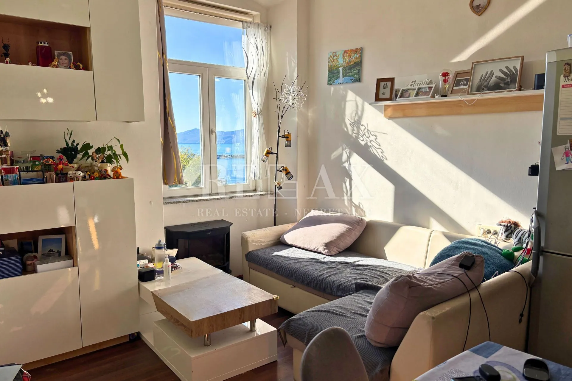 Rijeka - stan u centru grada, pogled na more - cover