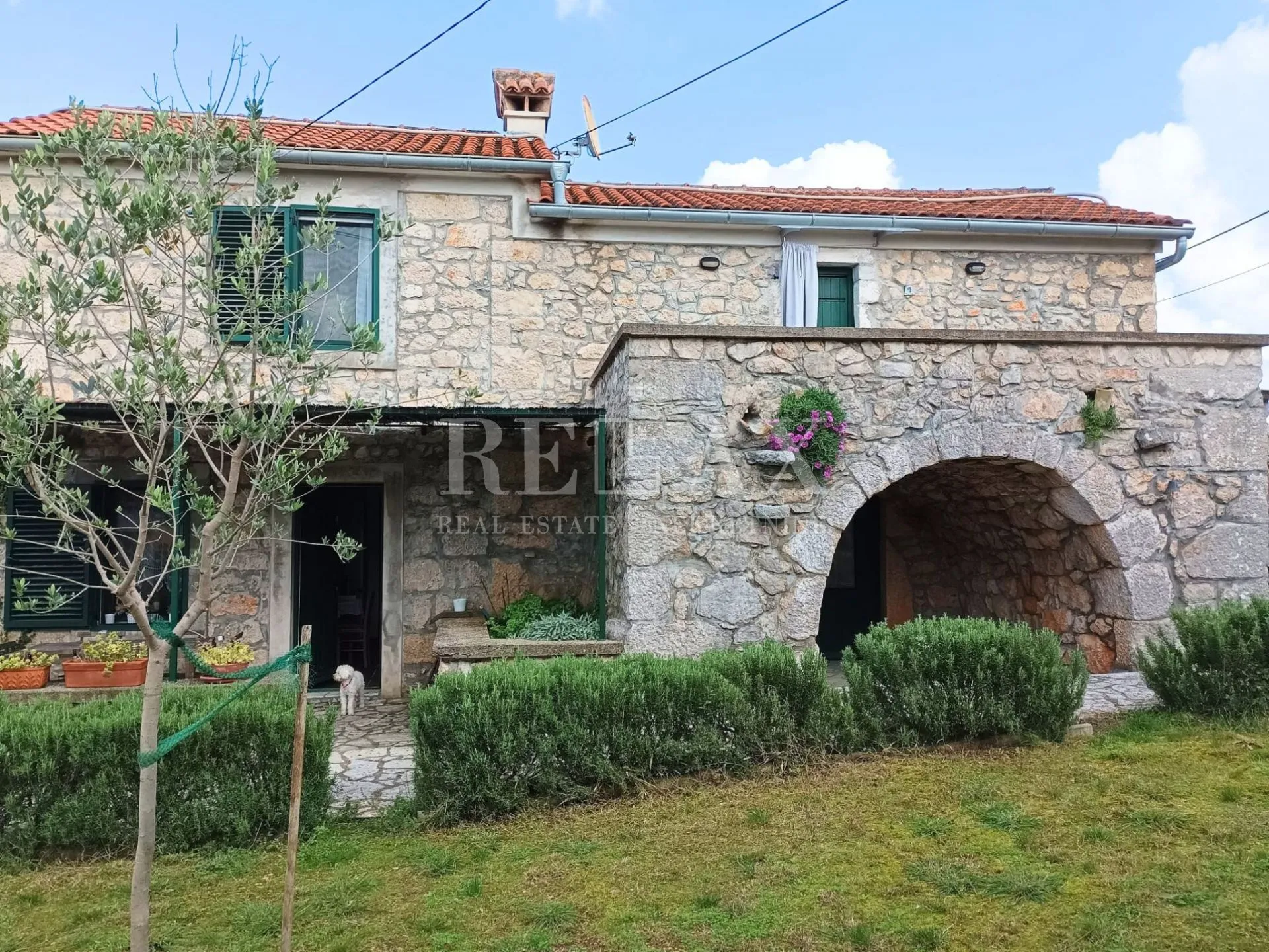 Dobrinj - adaptirana kamena vila, bazen - cover