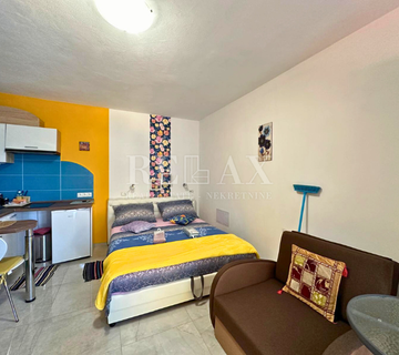 Selce - Kuća s okućnicom i pogledom na more - cover