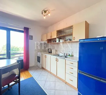 Dramalj - kuća sa 4 apartmana, 150 m od mora - cover