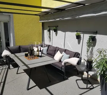 Bribir - novouređena kuća s grijanim bazenom - cover