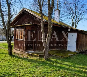 Otočac, Sinac - vikendica s velikom okućnicom - cover