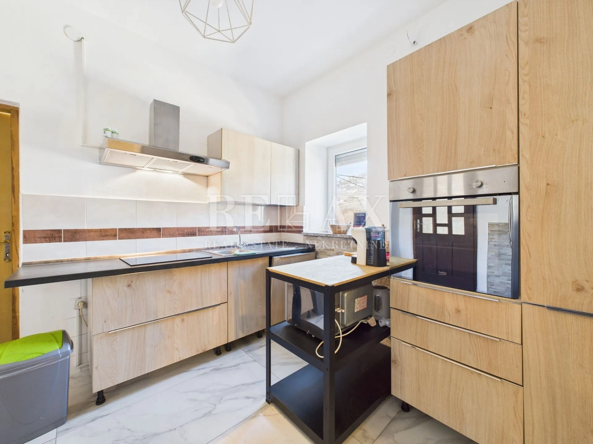 Bribir - prostrana obiteljska kuća - cover