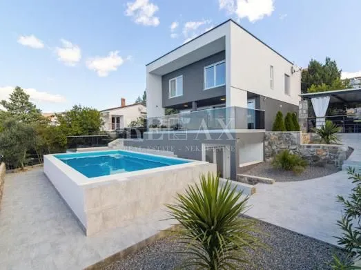 Novi Vinodolski - luksuzna vila s bazenom - cover