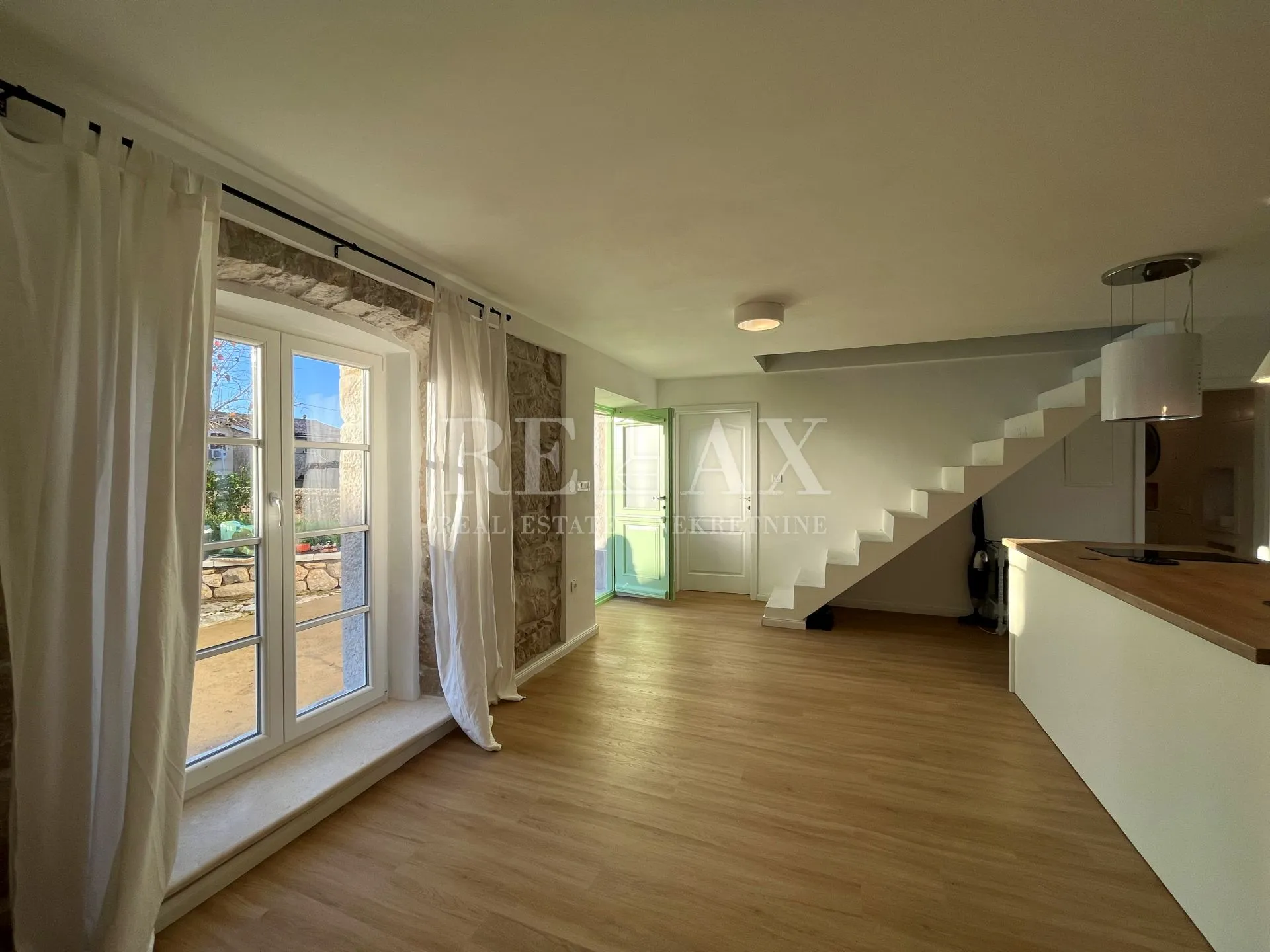 KRK - Kamena kuća, velika okućnica - cover