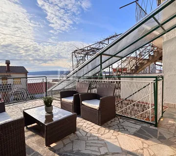 Selce - kuća u nizu sa terasom - cover