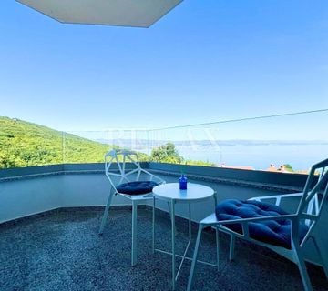Opatija, Ičići - stan s balkonom i parkingom, novogradnja - cover