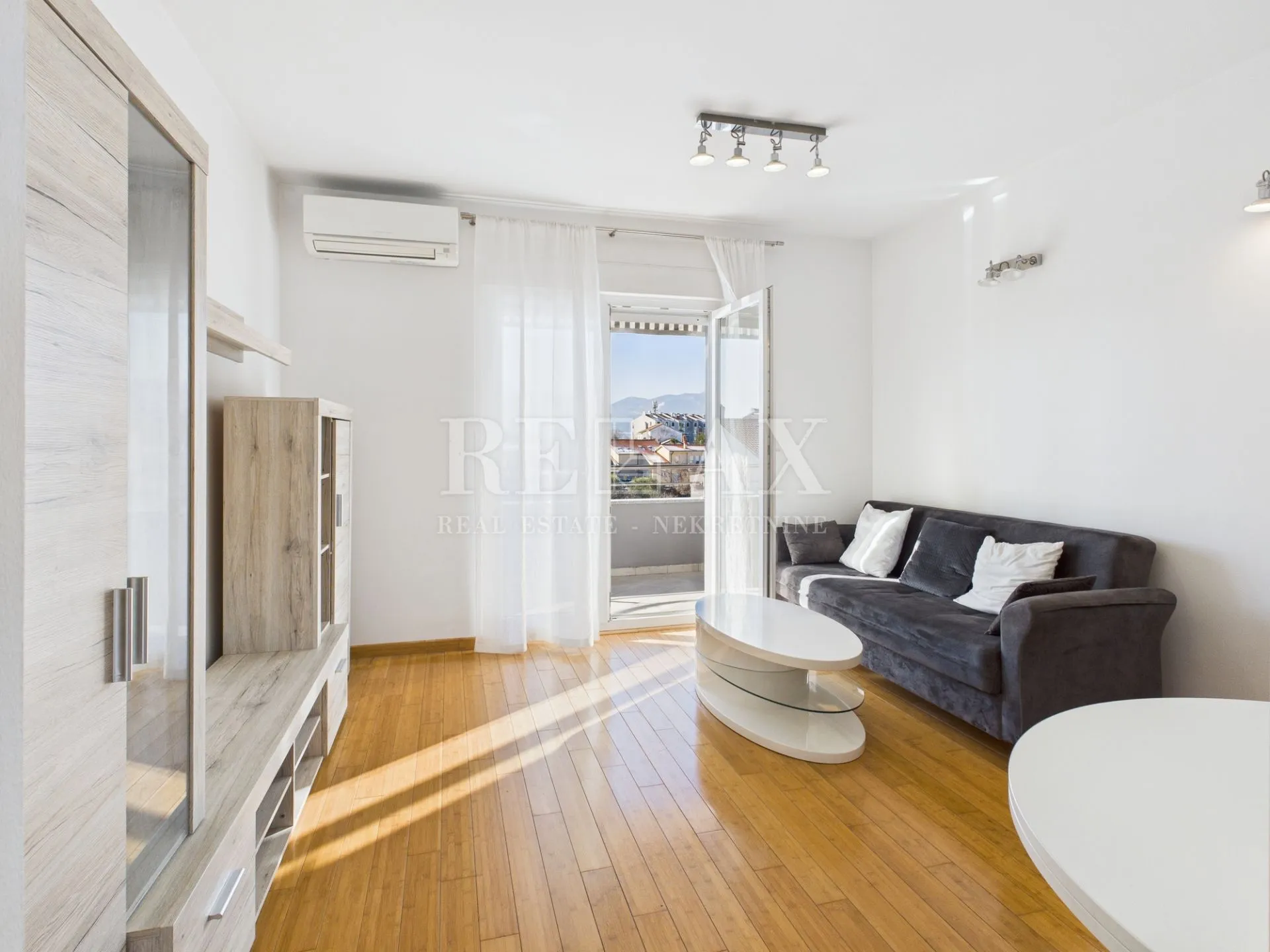 Rijeka, Srdoči - novouređen stan sa dvije spavaće sobe - cover