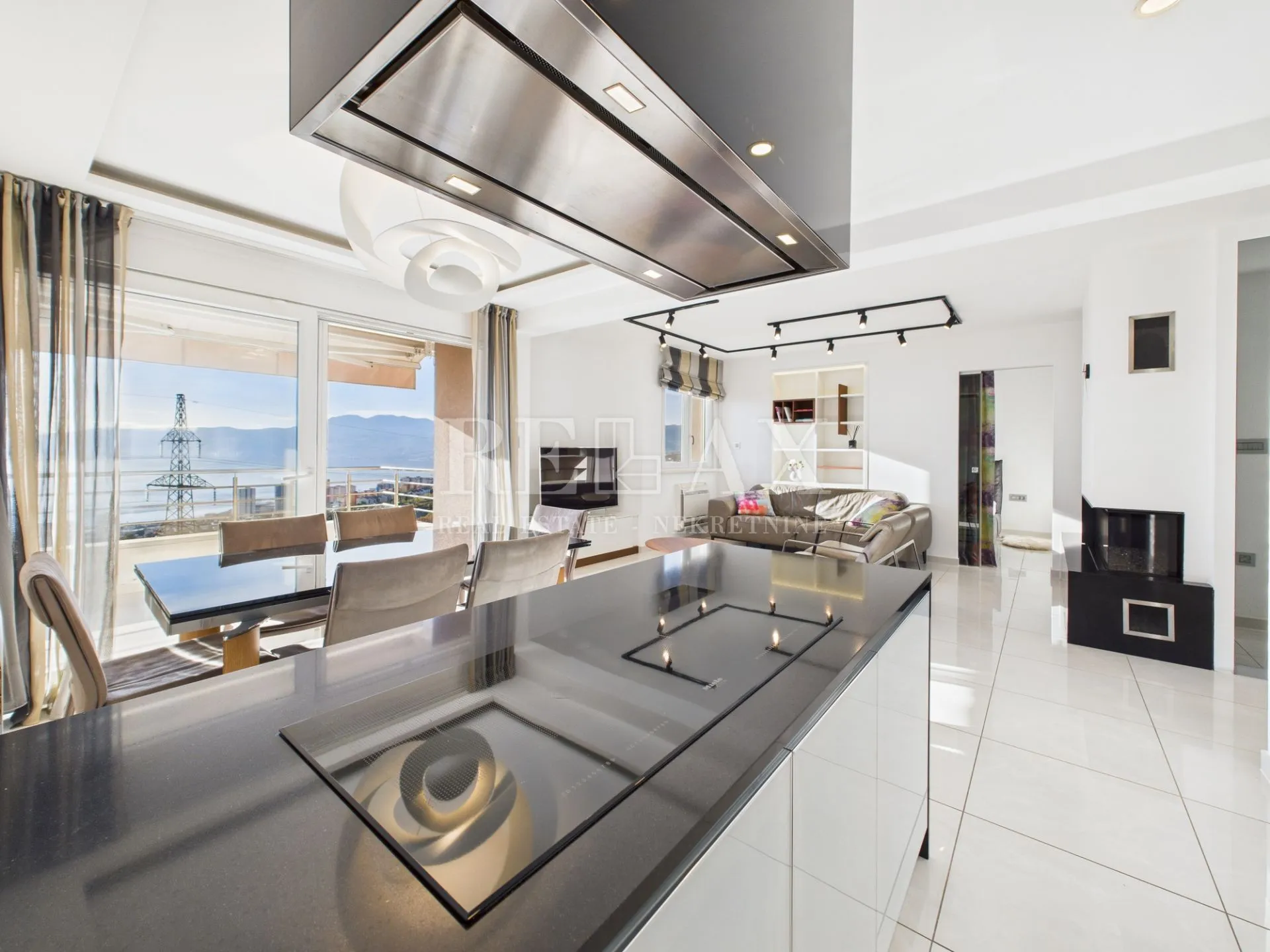 Rijeka, Drenova - luksuzni stan s pogledom na more - cover