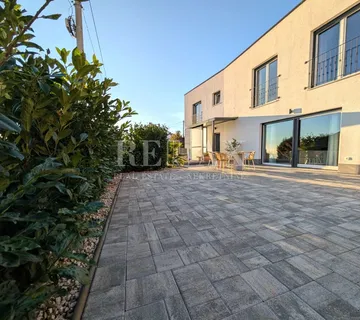 Rijeka, Zamet - novoizgrađena kuća - cover