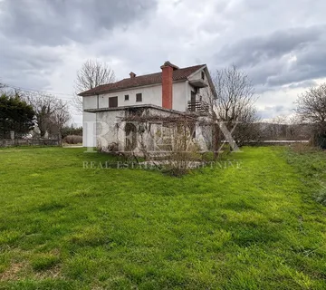 Rijeka, Podhum - kuća sa 2 stana i dvije garaže - cover