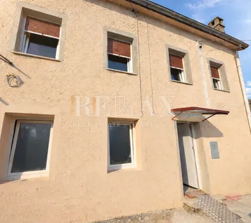 Rijeka, Dražice - kuća 84 m2 s dvorištem - cover