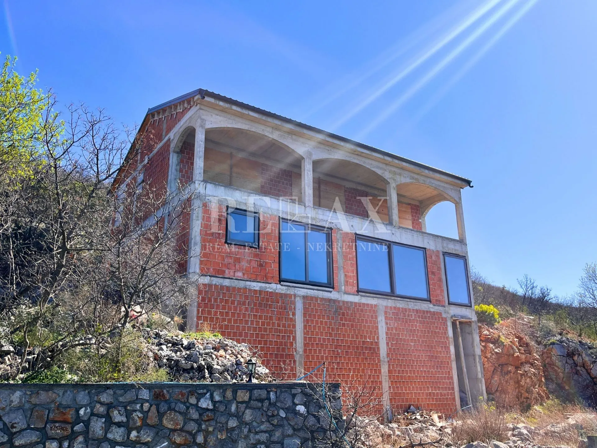 Sibinj Krmpotski - kuća u prvom redu do mora - cover