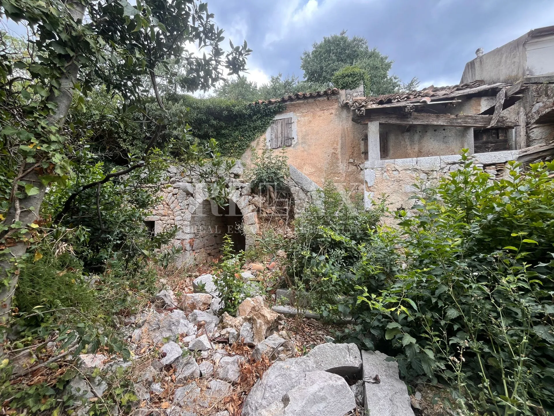 Crikvenica - starina za kompletnu adaptaciju - cover