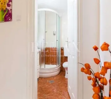 Crikvenica,Dramalj - Kuća sa 7 apartmana - cover