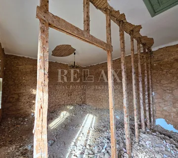 Grižane - samostojeća kamena kuća s pomoćnom zgradom, pogled more - cover