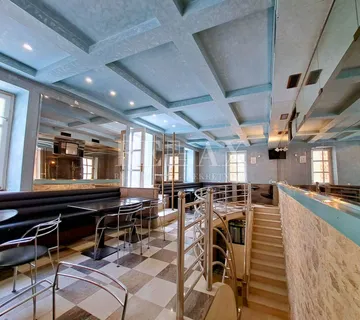 Novi Vinodolski - poslovni prostor, stan i spremište - cover