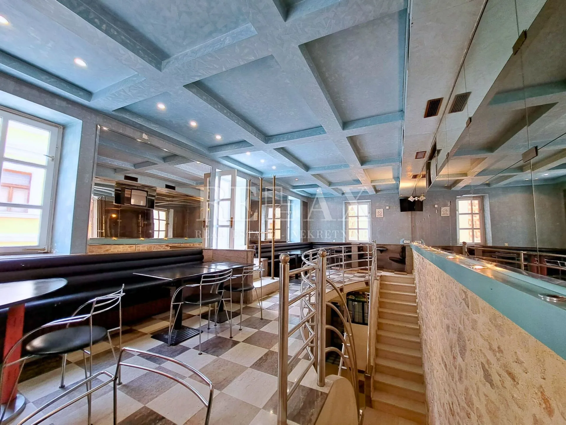 Novi Vinodolski - poslovni prostor, stan i spremište - cover