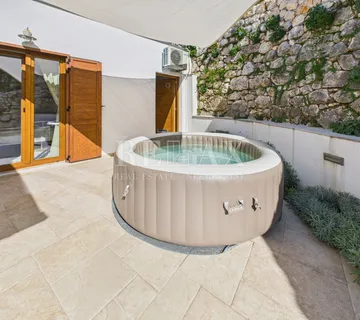 Bribir -  kamena vila s grijanim bazenom - cover