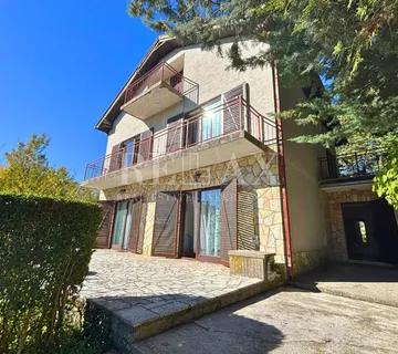 Grižane - samostojeća kuća s velikom okućnicom - cover