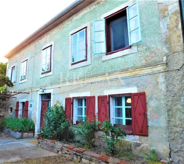 Bribir - dvije kamene kuće, velika okućnica - cover