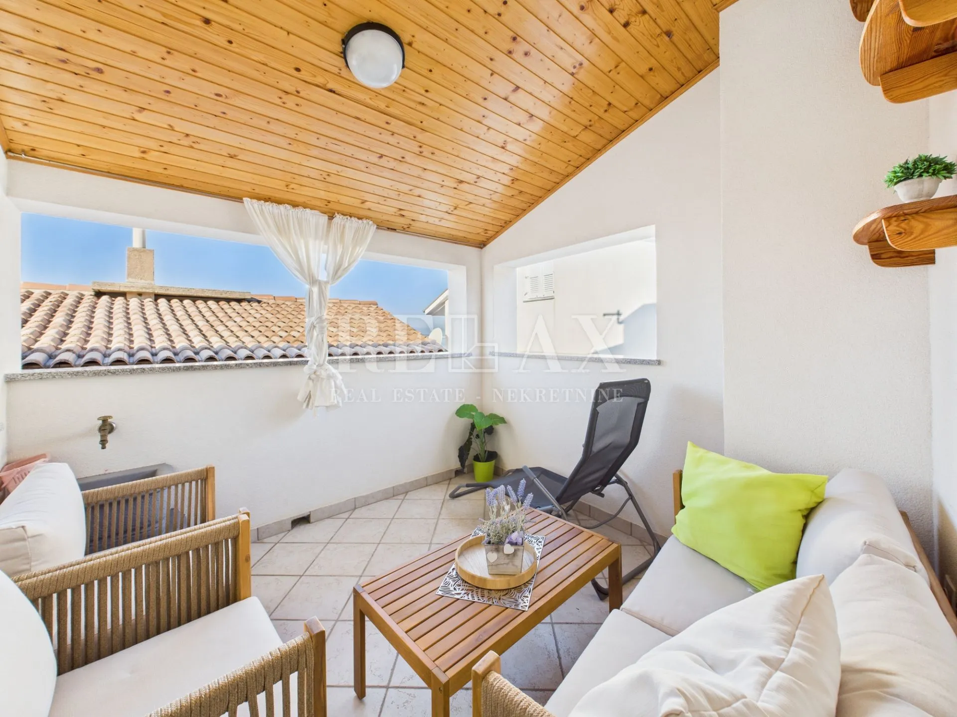 Selce - kuća u blizini mora - cover