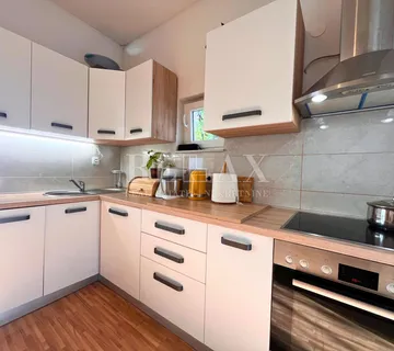 Rijeka, Sroki - dvosobni stan sa ostavom - cover